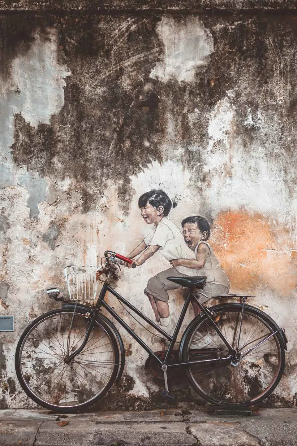 Children on Bicycle, Ernest Zacharevic, Penang Street Art, Georgetown