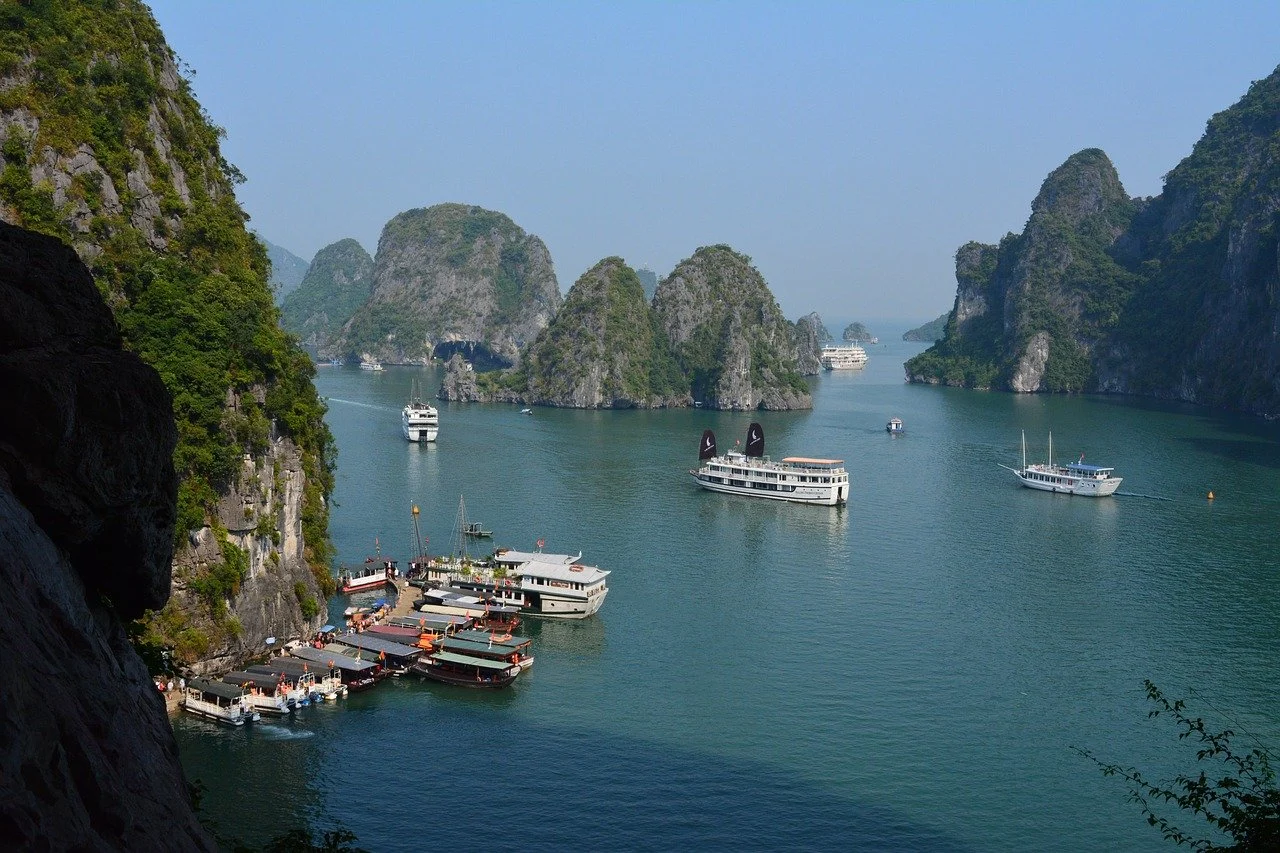 Ha Long Bay Boat Travel in Vietnam