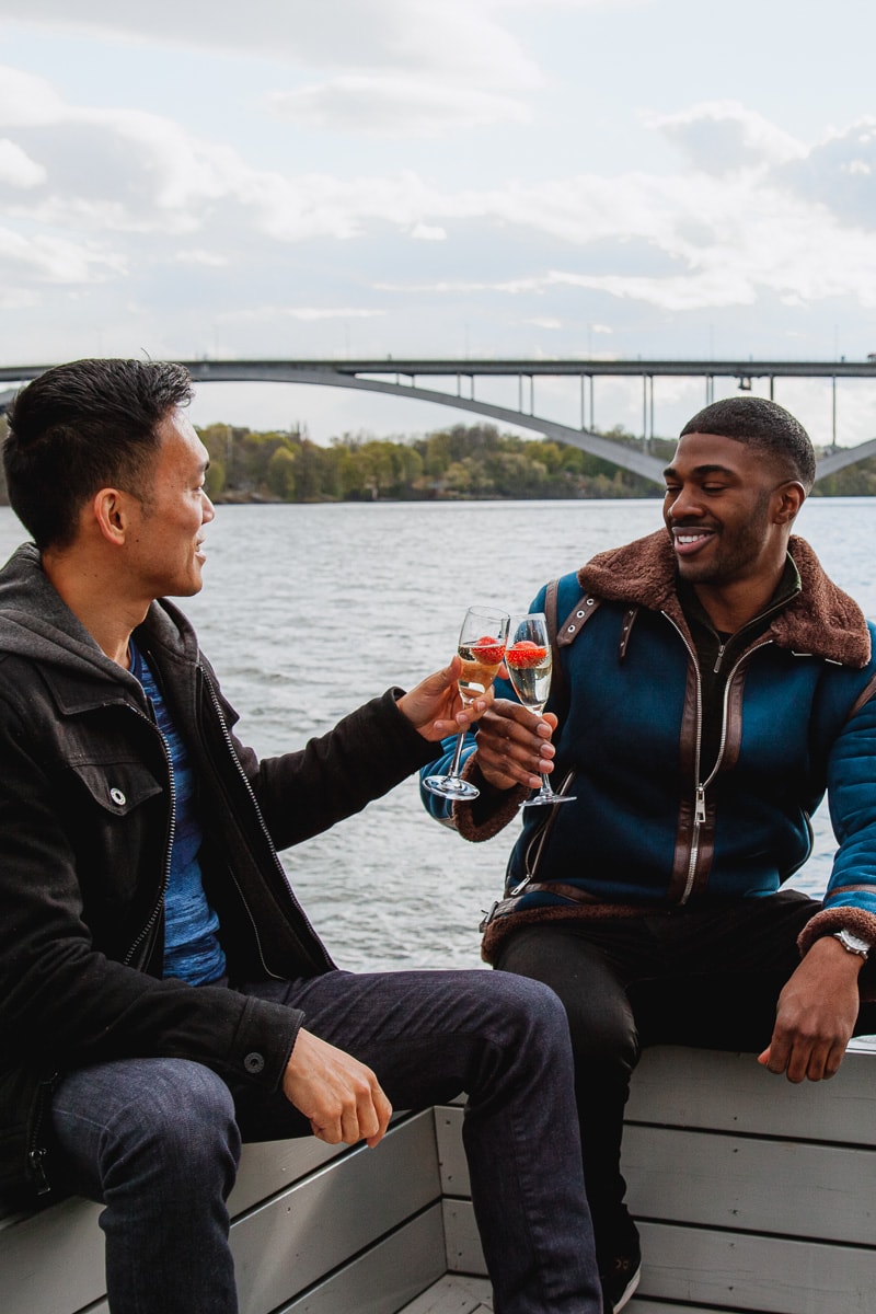 Mälarpaviljongen, Stockholm interracial gay couple