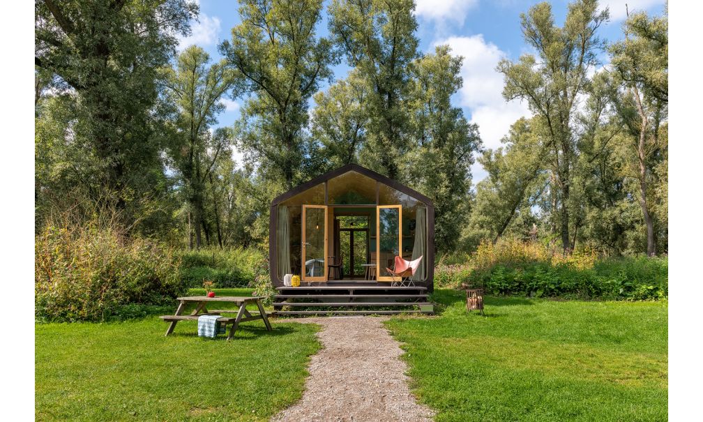 bijzonder overnachten nederland Tiny house Nationaal Park de Biesbosch gerecycled karton
