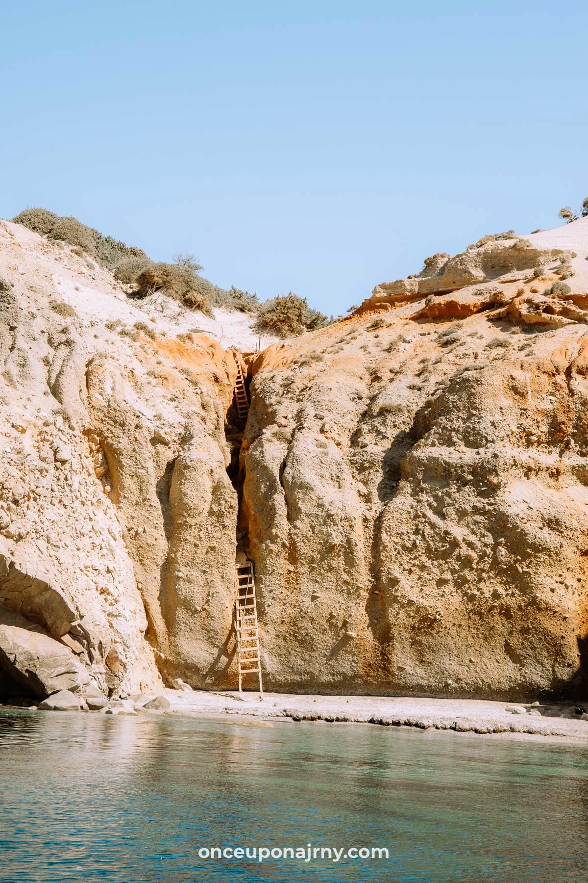 Paralia Tsigrado Beach Milos with ladder